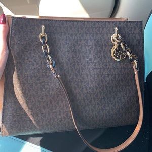 Micheal Kors Purse